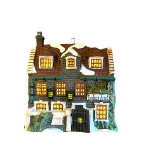 Department 56 Charles Dickens Heritage Collection "Dedlock Arms"  1994 ornament